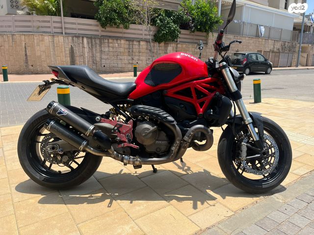 דוקאטי מונסטר 821