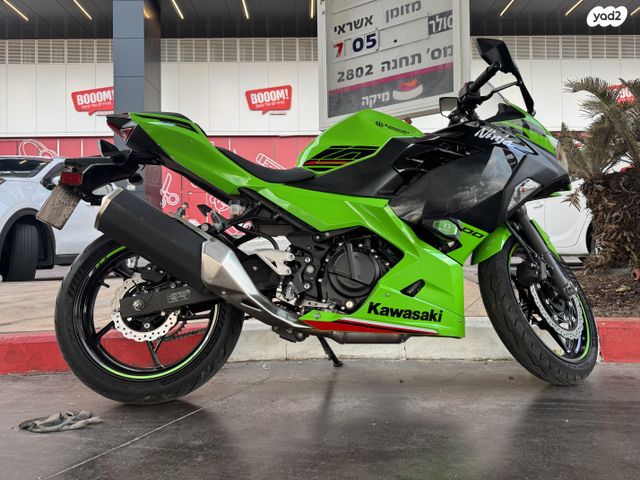 קאוואסאקי נינג'ה 400
