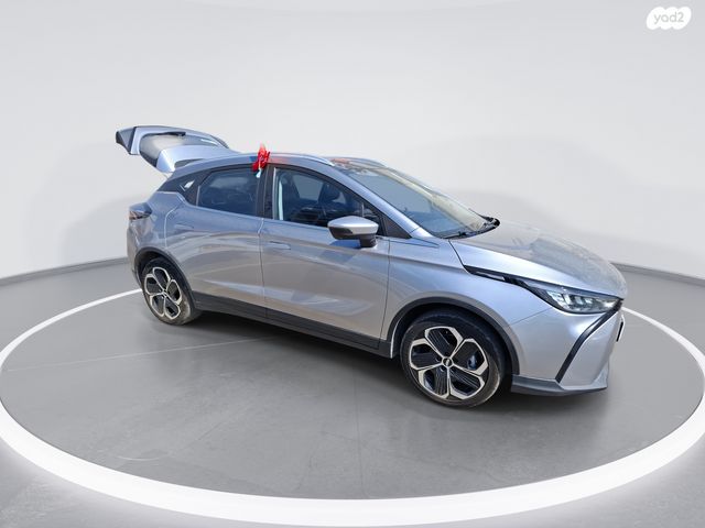 מודעת רכב ג׳ילי Geometry C 2