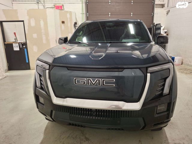 ג'י.אם.סי סיירה EV  