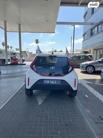 טויוטה אייגו X