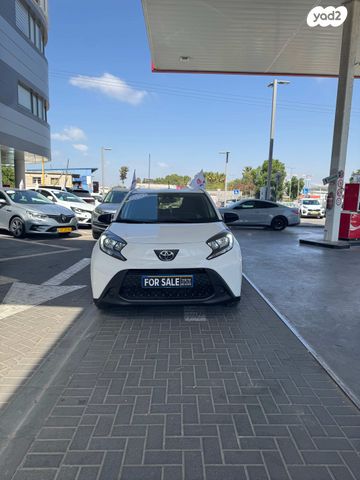 טויוטה אייגו X