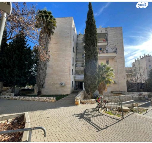 דירה, מבוא דב בר יקר 12, נווה יעקב, ירושלים