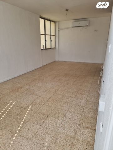 דירה, הפורצים 17, תל גיבורים, חולון