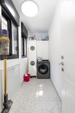 דירת גן, מרדכי אלקחי 23, ארמון הנציב, תלפיות מזרח, ירושלים