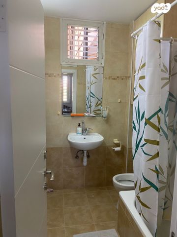 דירה, מעפילי אגוז 72, נווה חן, תל אביב יפו