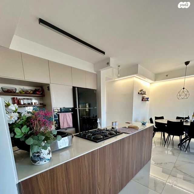 יורדי הסירה 4