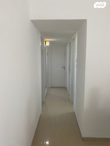 דירה, מעפילי אגוז 72, נווה חן, תל אביב יפו
