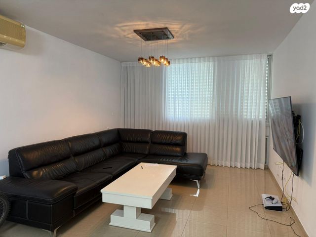 דירה, מעפילי אגוז 72, נווה חן, תל אביב יפו