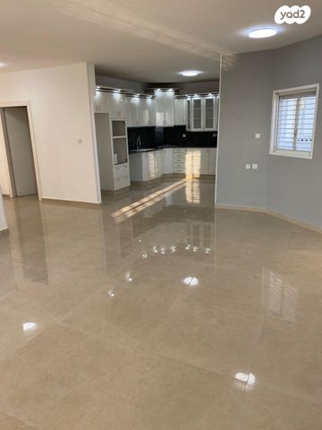 גג/ פנטהאוז, שדה נחום 12, קרית גנים, ראשון לציון