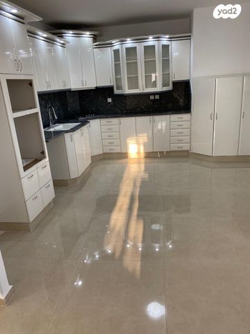 גג/ פנטהאוז, שדה נחום 12, קרית גנים, ראשון לציון