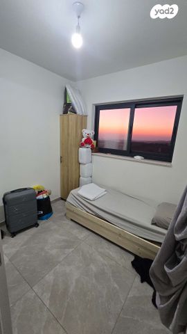 דירה, ארץ הצבי 1, בת עין, בת עין