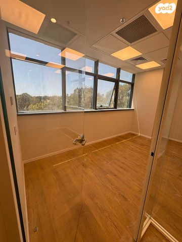 משרדים, משכית 4, אזור תעשיה, הרצליה