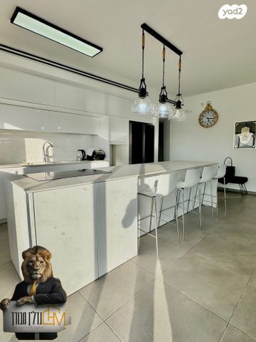 גג/ פנטהאוז, אריק איינשטיין 105, נווה שרון / שער העיר, נתיבות