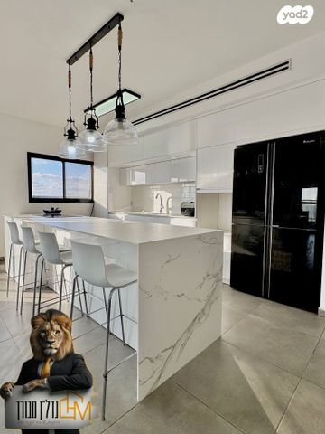 גג/ פנטהאוז, אריק איינשטיין 105, נווה שרון / שער העיר, נתיבות