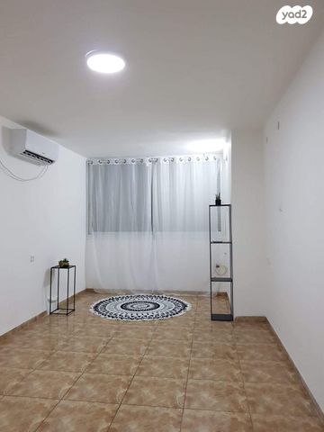 דירה, דרך הארבעה, עכו