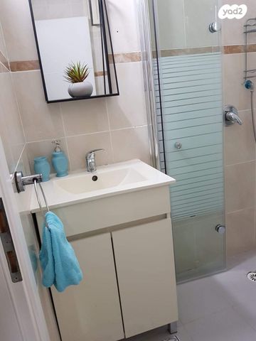 דירה, דרך הארבעה, עכו