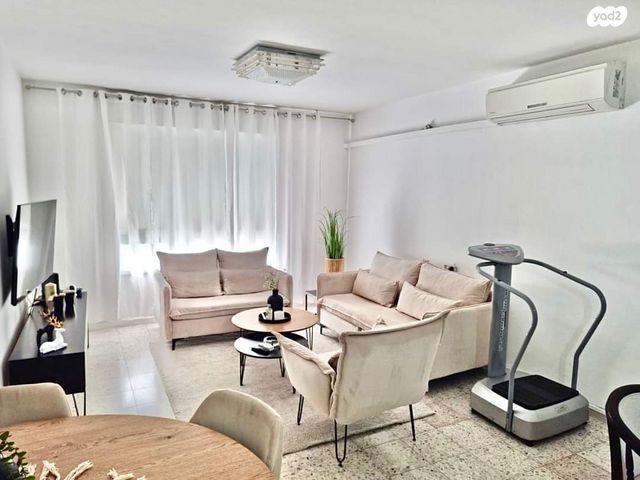 דירה, שדרות גולדה מאיר 22, קרית נורדאו, נתניה