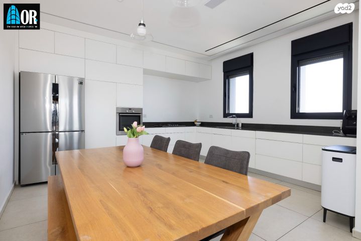 גג/ פנטהאוז, אודם, צמרות המושבה, באר יעקב