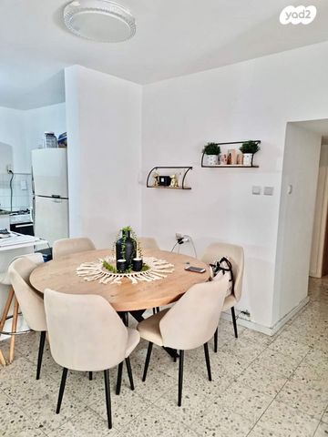 דירה, שדרות גולדה מאיר 22, קרית נורדאו, נתניה