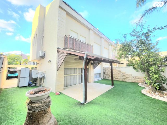 גן יבנה מערב