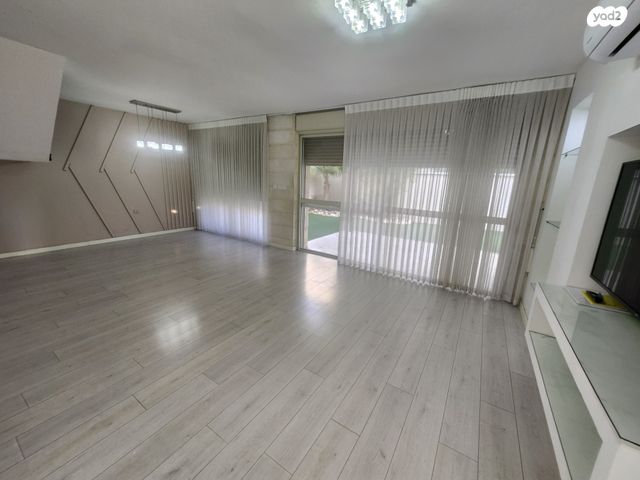 דו משפחתי, גן יבנה מערב, גן יבנה