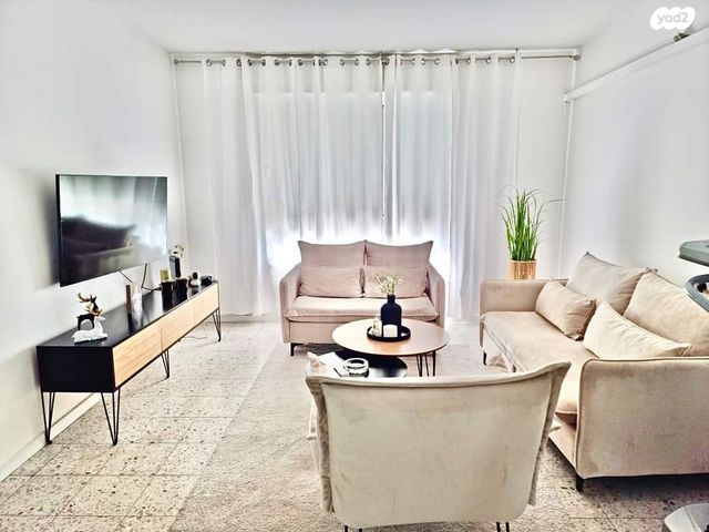 דירה, שדרות גולדה מאיר 22, קרית נורדאו, נתניה