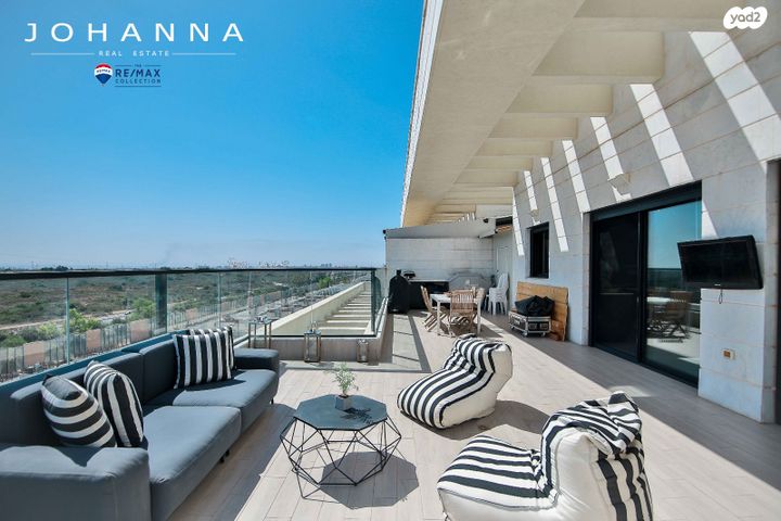 גג/ פנטהאוז, אור עקיבא