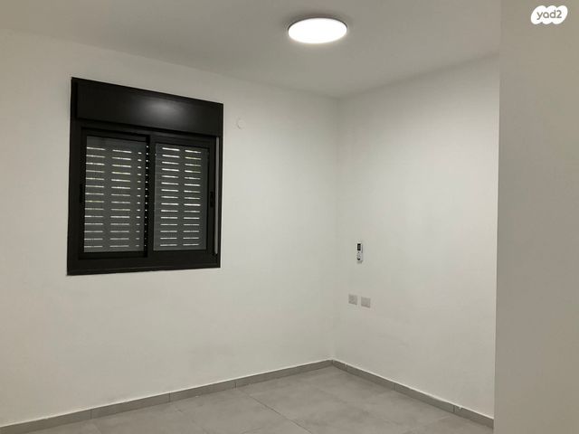 דירת גן, ליבנה 32, יצחק שמיר, נהריה