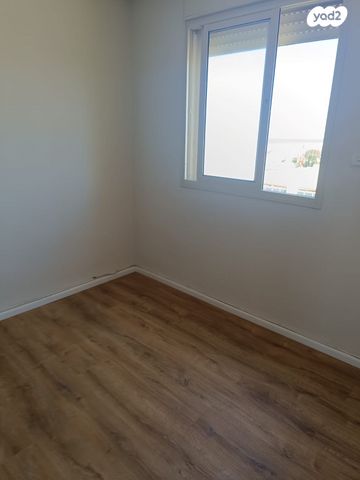 דירה, שדרות משה שרת 81, קרית ים ב', קרית ים