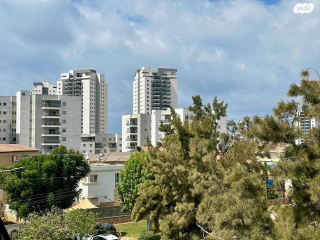 גיורא יוספטל 31