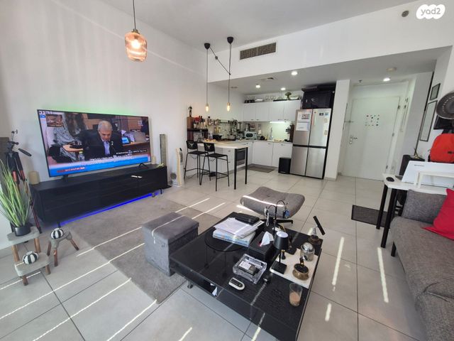 דרך מנחם בגין 150