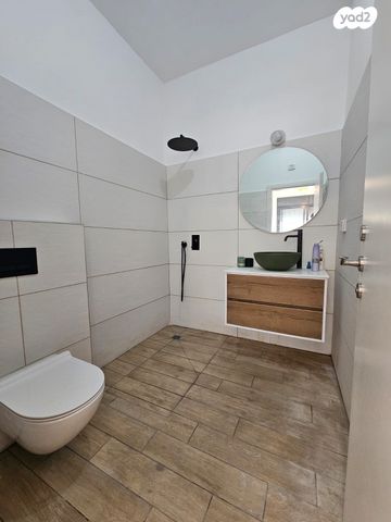 דו משפחתי, שריג, שאר העיר, כפר ורדים