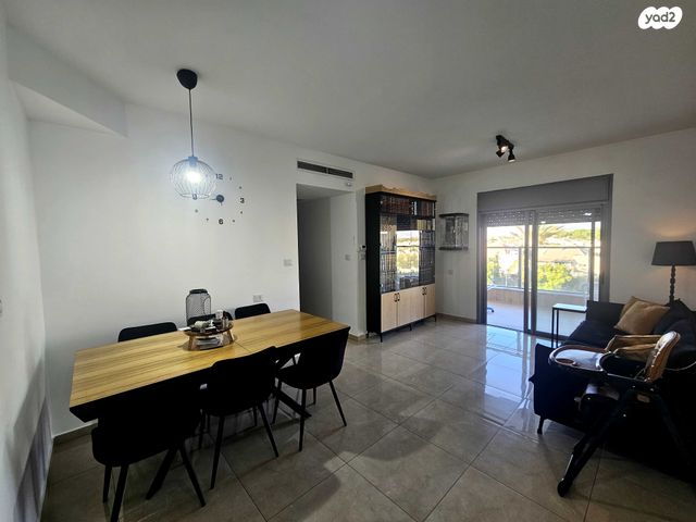 דירה, קטיף, נתיבות מערב, נתיבות