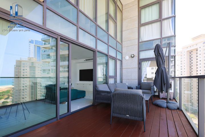 דירה, דודו דותן, עיר ימים, נתניה