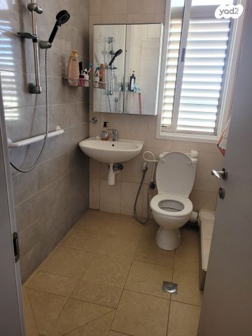 גג/ פנטהאוז, יריחו, קרית שרת מערב, חולון