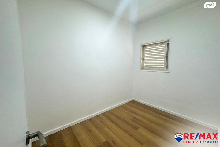 דירה, יחזקאל דנין, לב העיר, בת ים