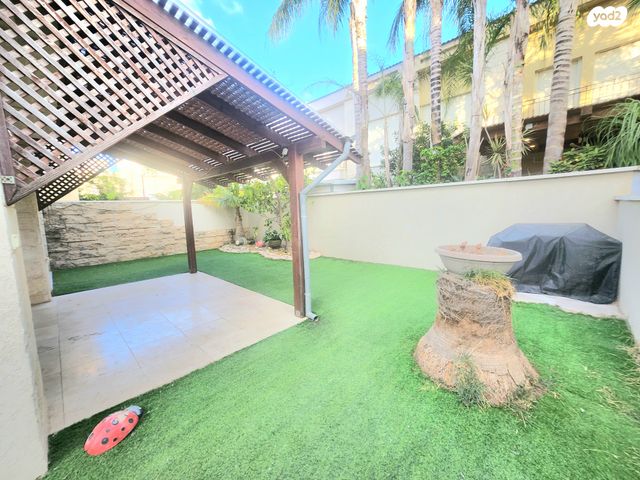 גן יבנה מערב