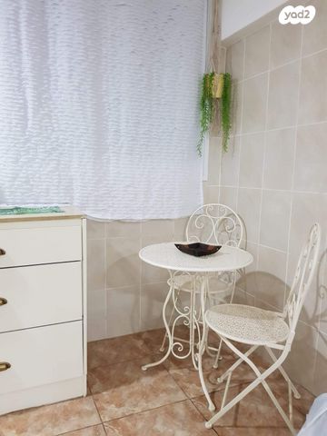 דירה, דרך הארבעה, עכו