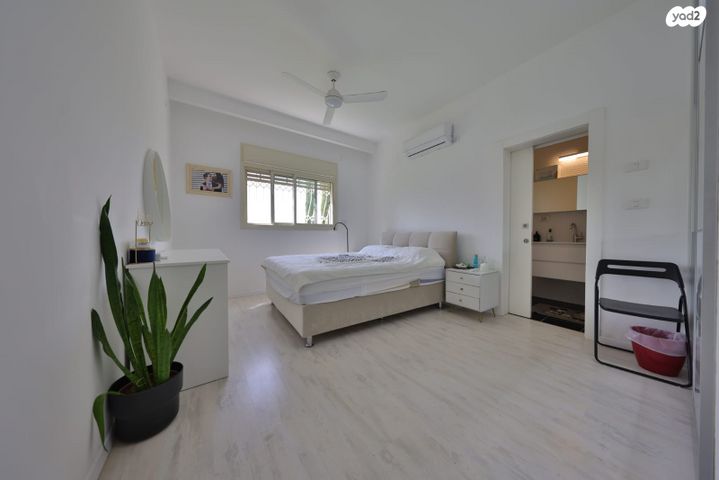 דירת גן, גבעת אלונים, קרית אתא