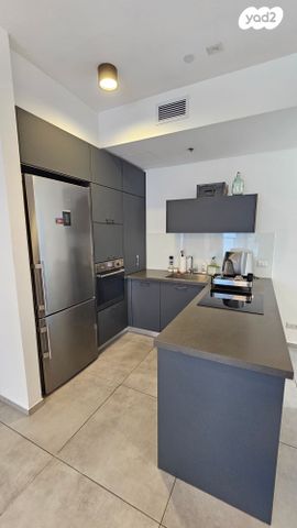 דירה, דרך מנחם בגין 144, מונטיפיורי, הרכבת, תל אביב יפו