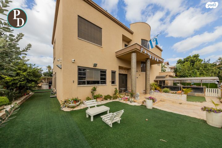 בית פרטי/ קוטג', האלה, פרדסיה, פרדסיה