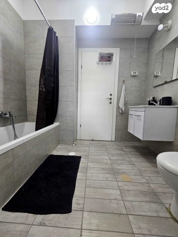 דירה, קטיף, נתיבות מערב, נתיבות