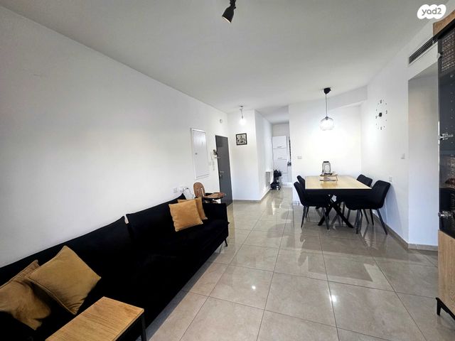 דירה, קטיף, נתיבות מערב, נתיבות