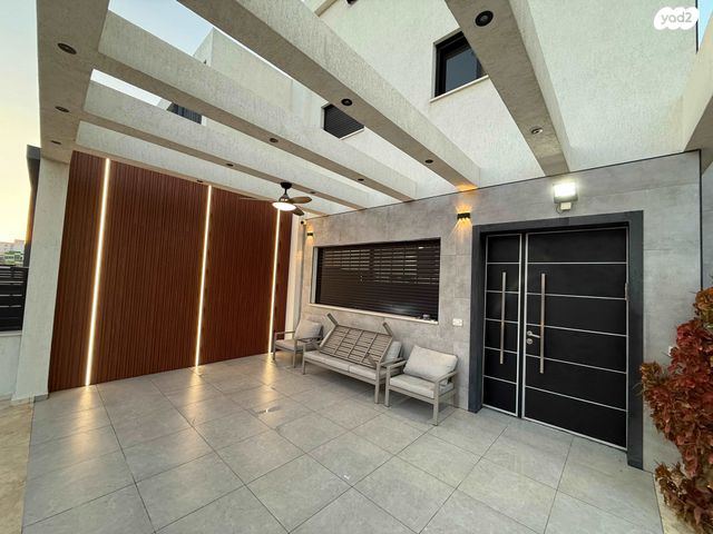 בית פרטי/ קוטג', לאה גולדברג 12, כרמי גת, קרית גת