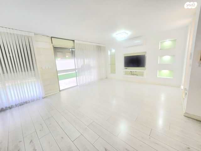 גן יבנה מערב