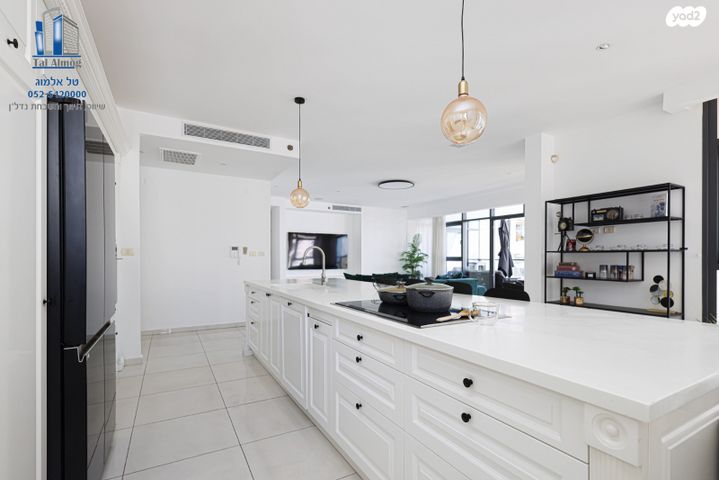 דירה, דודו דותן, עיר ימים, נתניה