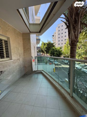 דירה, פתח תקווה