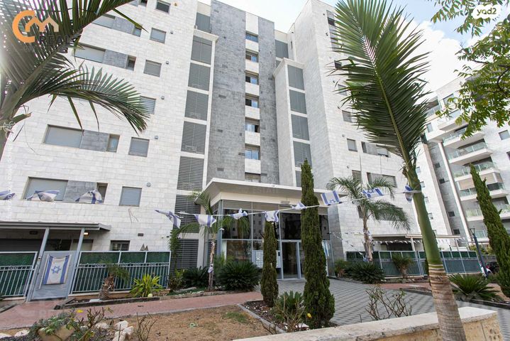 דירה, שדרות יצחק שמיר, גלי כרמל, טירת כרמל