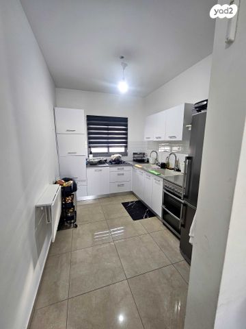 דירה, קטיף, נתיבות מערב, נתיבות